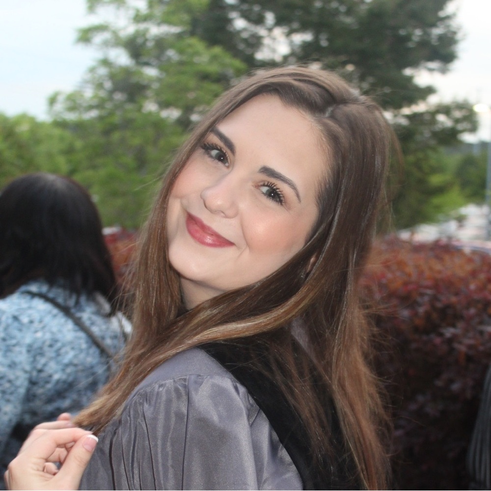 Meet your Poshers, Stephanie & Shelby